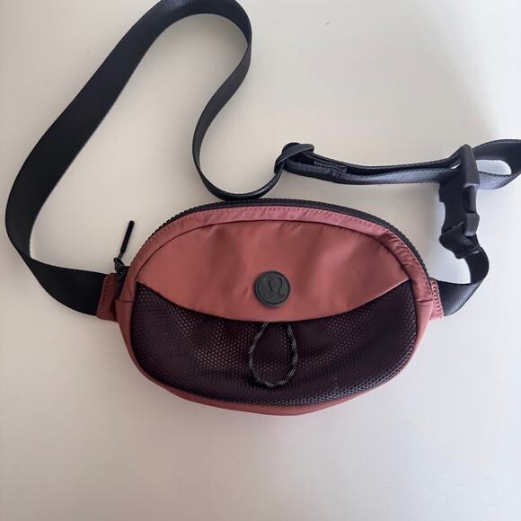 Lululemon Take it On Belt Bag Copper Brown and Black - Picture 1 of 6